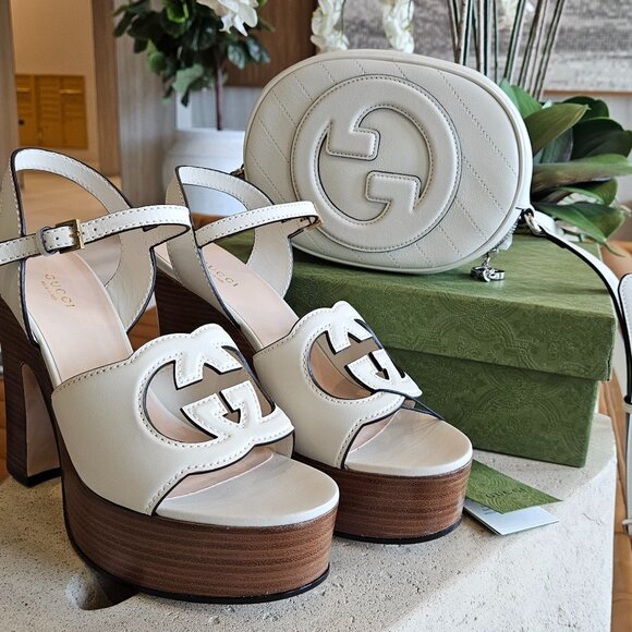 Gucci Women's Interlocking G sandal - Picture 3 of 13